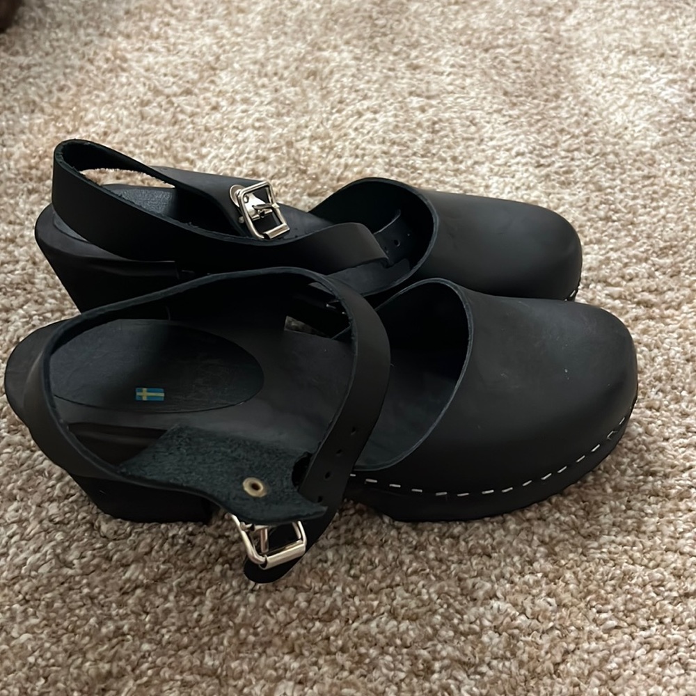 Lots from Stockholm Black Highwood clogs